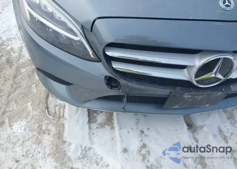 2019 Mercedes-Benz C 300 4Matic z USA, uszkodzony, nr VIN 55SWF8EB3KU291842